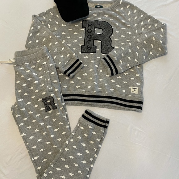 Roots Other - Roots girls Sweat outfit